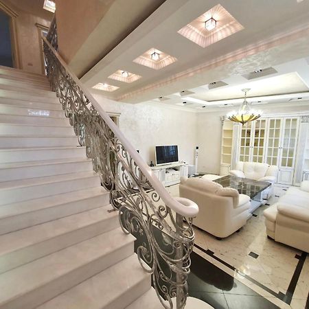 Роскошная Двухуровневая Квартира Luxurious Duplex Apartment Erivan Exterior foto